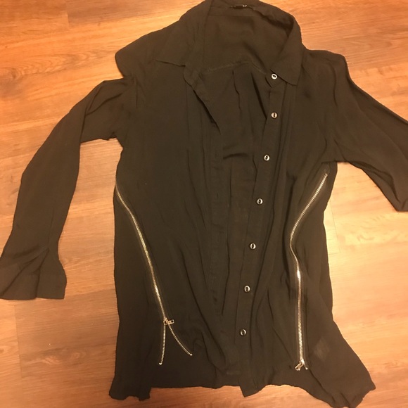 Button down collared shirt with zippers - Picture 2 of 7